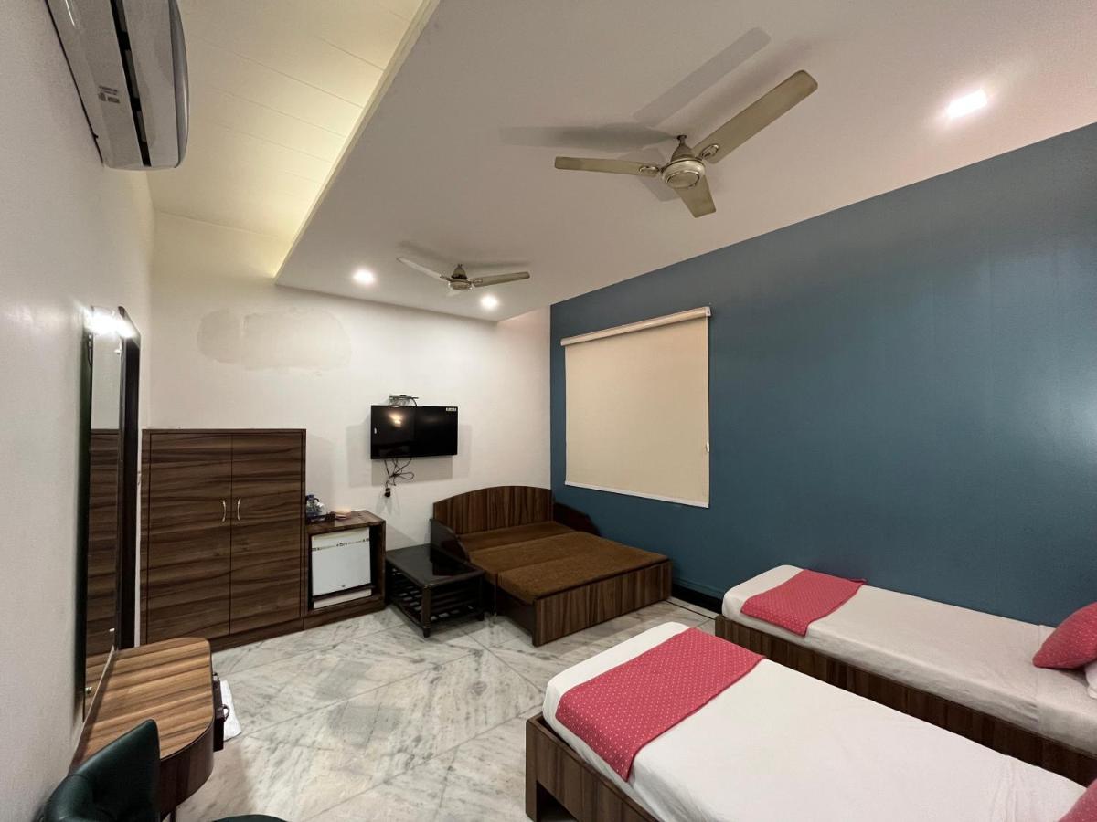 Hotel Moti Palace Agra  Bagian luar foto